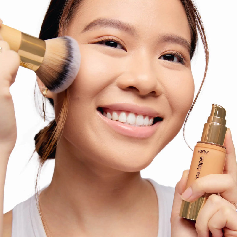 The buffer brush - fluffy, dome foundation brush